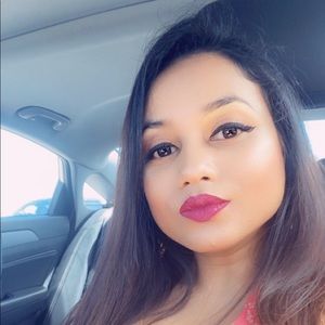 Meet your Posher, Saima